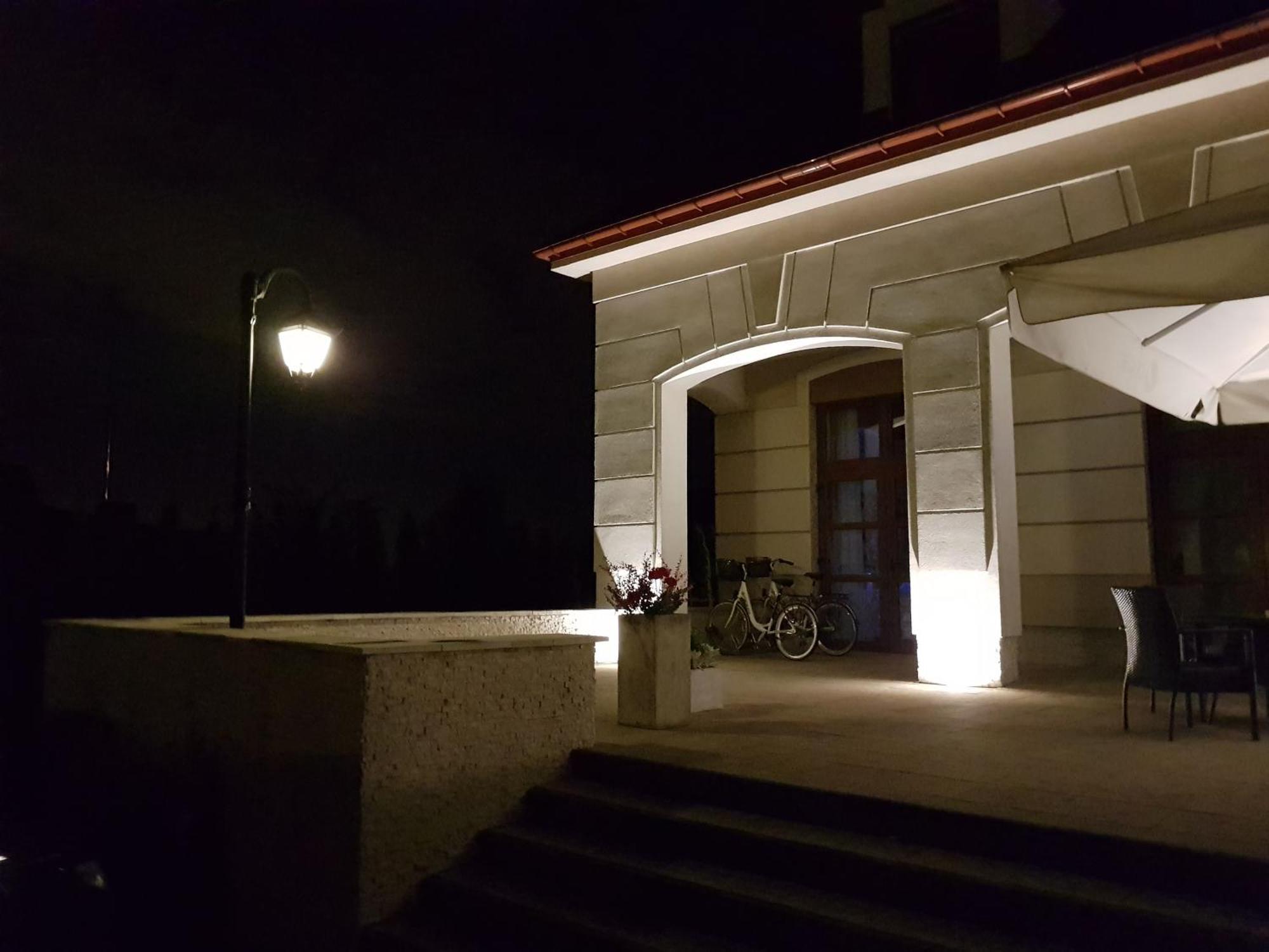 Hotel Trzy Roze Zemborzyce Dolne Εξωτερικό φωτογραφία