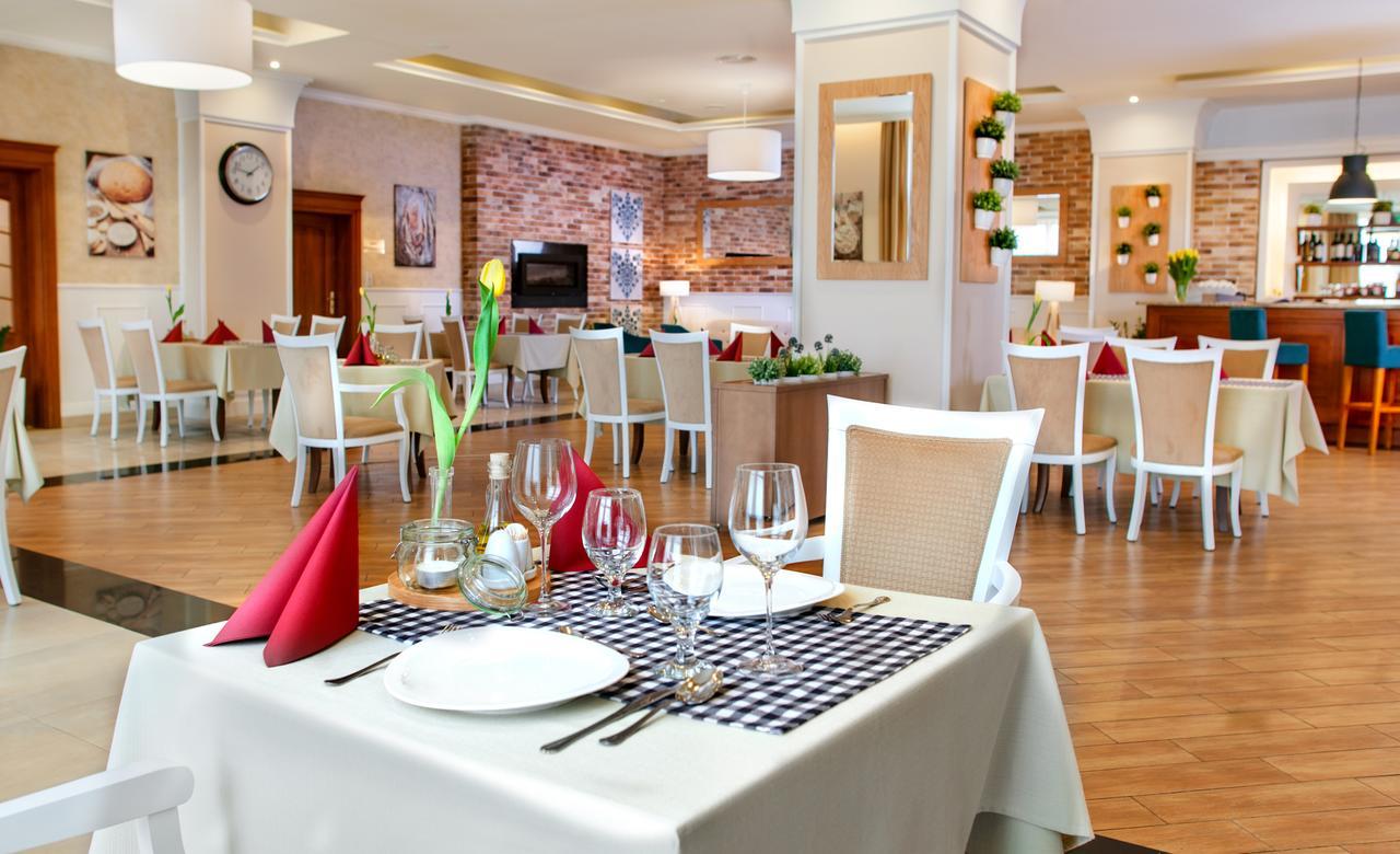 Hotel Trzy Roze Zemborzyce Dolne Εξωτερικό φωτογραφία