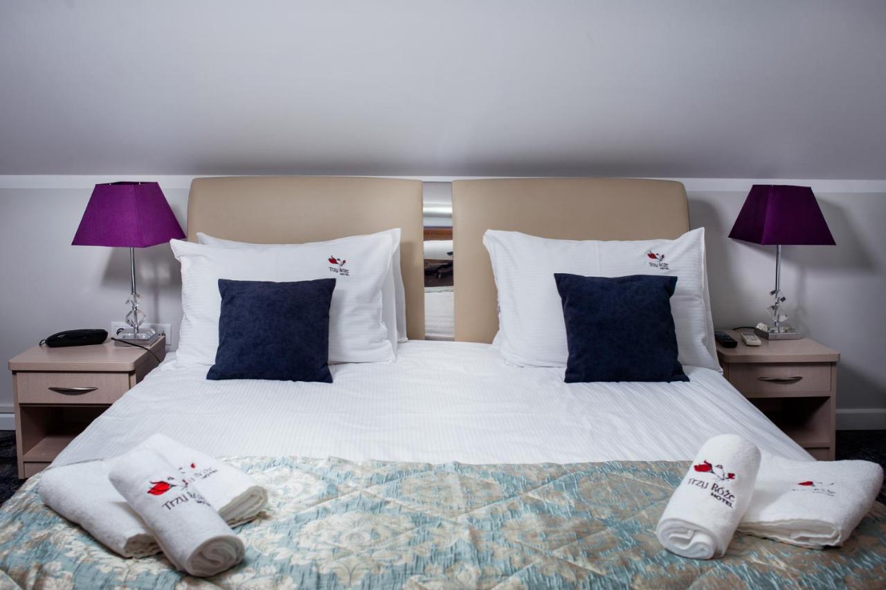 Hotel Trzy Roze Zemborzyce Dolne Εξωτερικό φωτογραφία